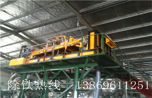 永磁帶式除鐵器，四川永磁帶式除鐵器工作原理_如何卸鐵國(guó)家標(biāo)準(zhǔn)安裝工作視頻_四川永磁帶式除鐵器工作原理 